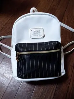 レザー風 リュック　used　小さめ　お出かけ用　レディース　女の子