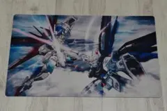 フリーダムガンダム　フォースインパルスガンダム　ラバープレイマット　少し大きめ