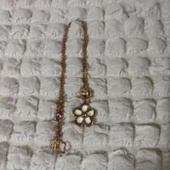 Folli Follie 花型ネックレス