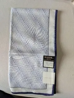 NINA RICCI ロゴ入りハンカチ