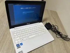 ASUS E203NA ノートパソコンPC ホワイトのサムネイル