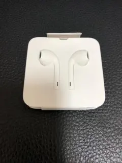 Apple 純正　Lightning 有線イヤホン A1748 ホワイト