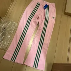新品未使用アディダスオリジナルスピンク ストライプ ジョガーパンツ♡コーデュロイ
