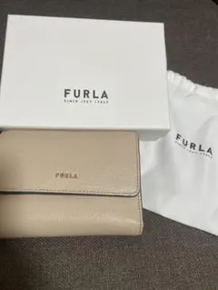 FURLA 三つ折り財布