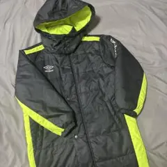 umbro フード付きベンチコート 黒/黄緑 140