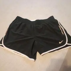 Nike 黒 ランニングショーツ サイドストライプ