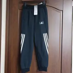 adidas　新品未使用　タグ付きジャージ　パンツ　140　黒