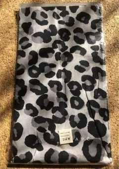 A.P.C. レオパード柄 コットンスカーフ