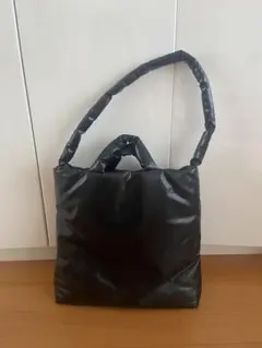 CDG GIRLブラック パテントレザー ハンドバッグ - メルカリ