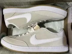 NIKE ナイキ　スニーカー