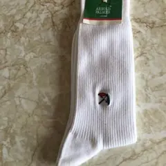 ホワイト　リブ編みデザインのソックス 傘の刺繍　アーノルド　パーマ　新品未使用
