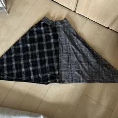 フレアスカート 黒とグレーのチェック柄 F