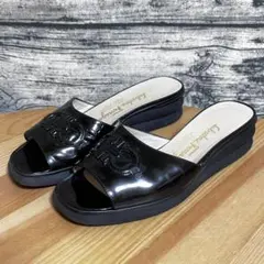 Salvatore Ferragamo ブラック サンダルミュール　 5 1/2のサムネイル