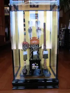 曽根人形店 武勇 御破魔弓飾 高さ約35cm 額スタンド付 お手入れセット
