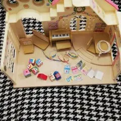 ［値下げ中！］シルバニアファミリー　森のなかよしようちえん