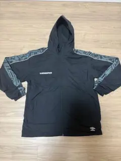 UMBRO the third フード付きピステ ブラック O