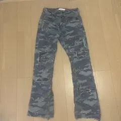 迷彩柄ダメージデニムパンツ