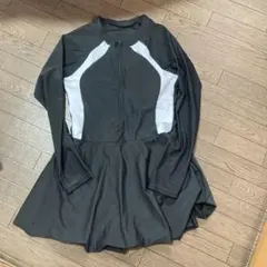長袖ワンピース水着 ブラック×ホワイトのサムネイル