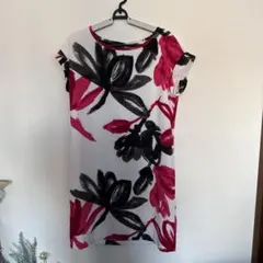 next ホワイト膝丈ワンピース