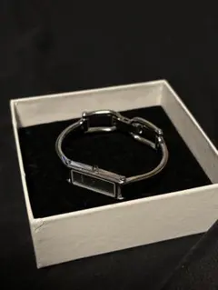 GUCCI バングルウォッチ