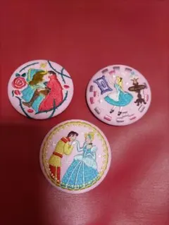 ディズニー刺繍缶バッジ