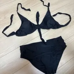 黒のセパレート水着・ビキニ