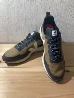 VEJA DEKKAN サイズ42