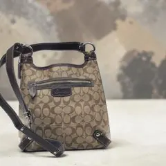 コーチ ベージュ ロゴパターン ショルダーバッグ