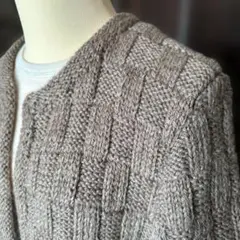 ベージュグレー 編み込み模様 長袖カーディガン 手編み