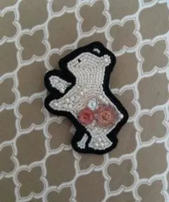 ビーズ刺繍ブローチ/しろくまフラワー（ピンク系）/ハンドメイド
