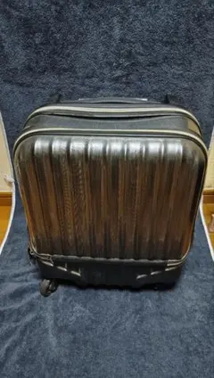 ガンメタ　ハードシェルキャリーケース　中古