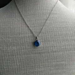 スワロフスキークリスタル　ロイヤルブルーディライト10mm スクエアネックレス