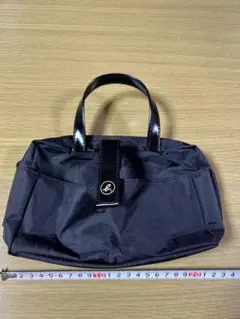 agnes b. ナイロン製黒ポーチ ファスナー付き
