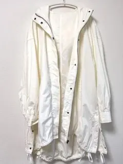 ホワイト フード付き マウンテンパーカー