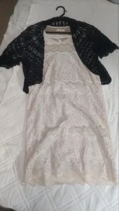 レディース　lyon delx クリーム色 ワンピースとカーディガン サイズ40