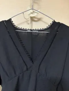 ZARA ブラック Vネック トップス