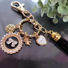 ✢★パールリボンチャーム付きHandmadeキーホルダー♪新品