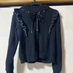 axes femme フリルリボン付きブラックニット