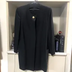 エスカーダ　ブラック ノーカラー七分ロングジャケット