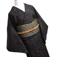 美品　花古典柄織り出し結城紬着物　石下/裄66 黒グレー系　c79