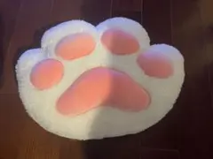 肉球デザインクッション ホワイト ピンク（43✖️32cm）