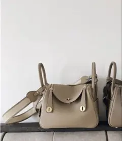 本革　ハンドバッグ　グレージュ