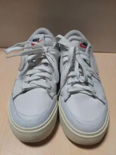 NIKE COURT LEGCY LIFT 23.5cm