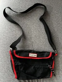 HUNTER 斜め掛けバッグ 黒/赤