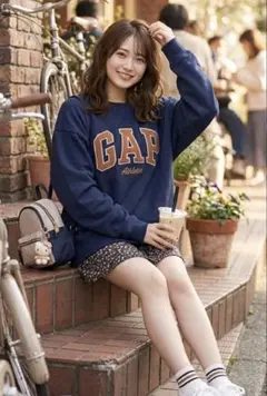 ✨GAP ✨Athletic ロゴ スウェット ネイビーのサムネイル