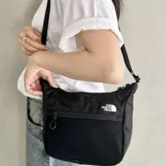新品未使用　韓国正規品　ノースフェイス　ライト　クロスバッグ　ブラック