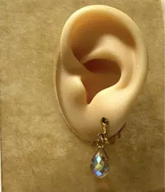 ゴールド オーロラドロップ型クリスタルイヤリング