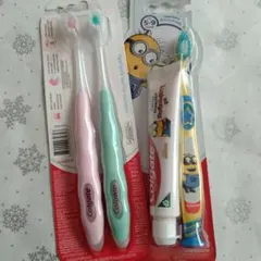 Colgate 歯ブラシ　セット　ミニオンズ