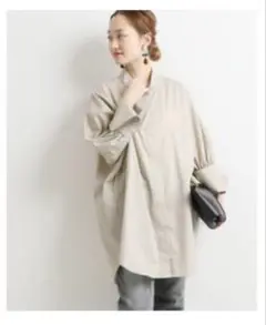 美品⭐︎ヴェルメイユパーイエナ　高密度ブロードドルマンスリーブシャツ　ベージュのサムネイル