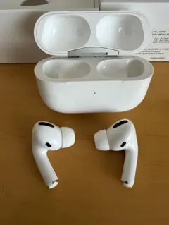 Apple AirPods Pro 本体➕充電ケース付き 左耳充電不可 - メルカリ